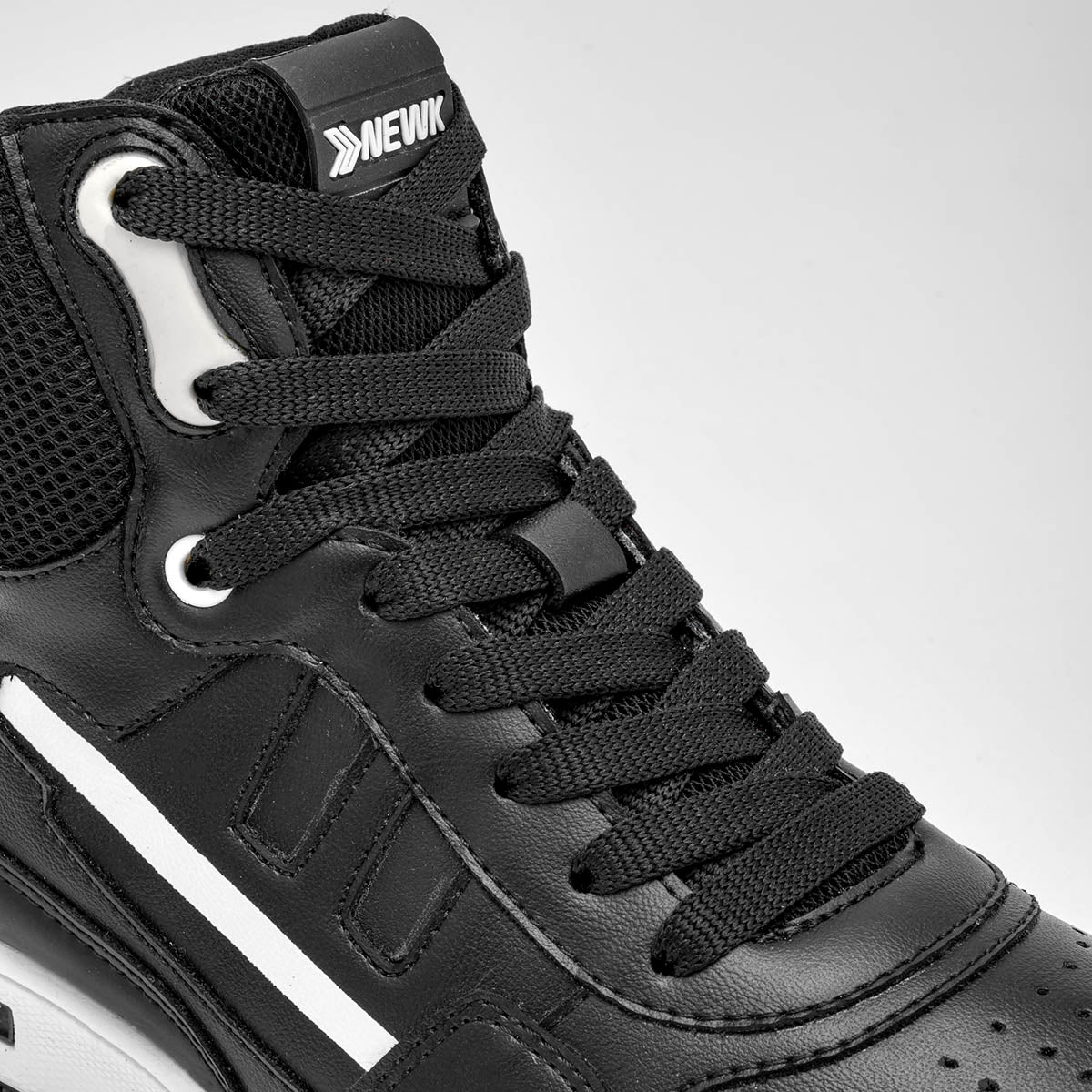 Pakar.com | Tienda online - Tenis urbano tipo Botín para hombre Newk - Envío gratis desde $500