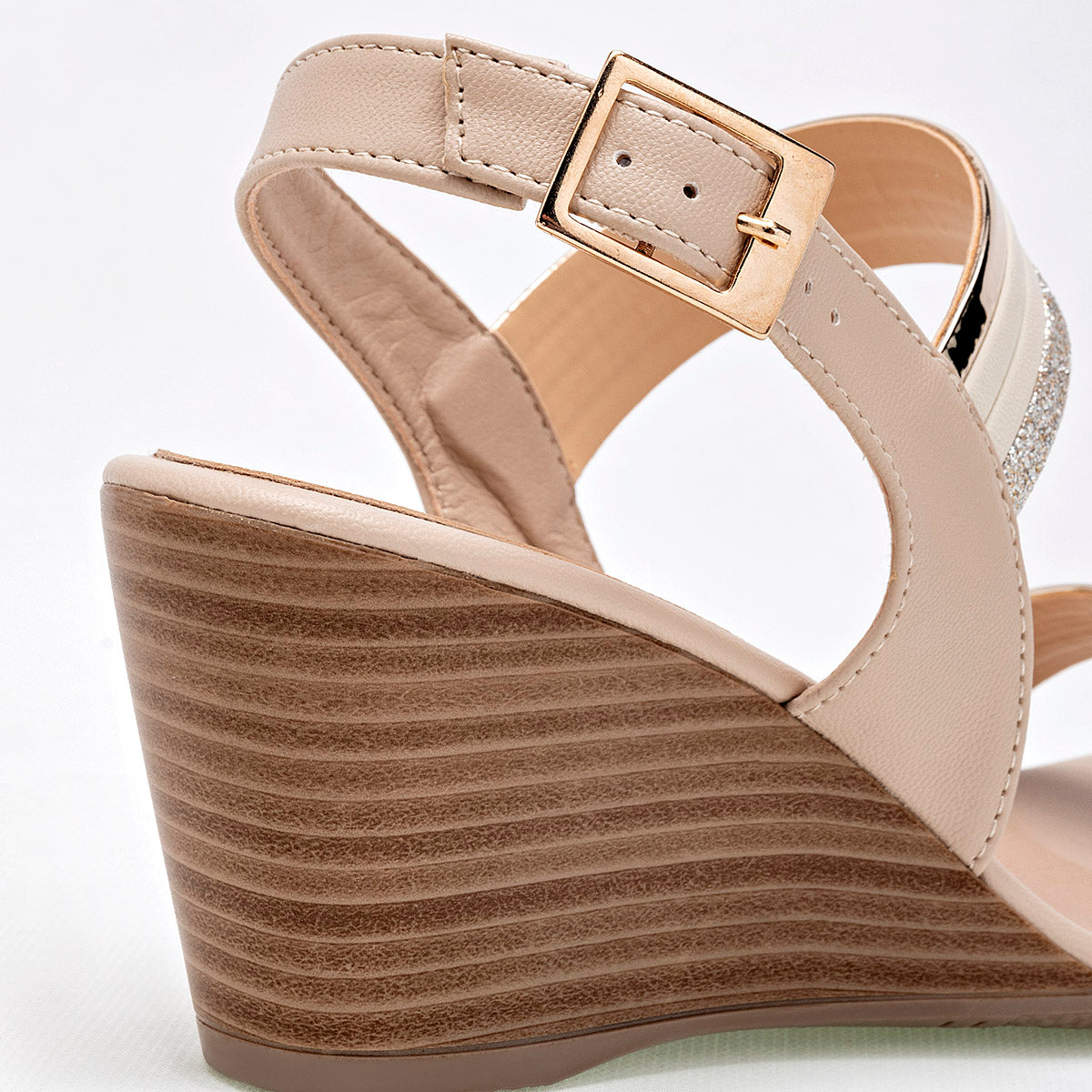 Sandalia Cuña Confort para mujer marca Paulie Beige cod. 125614