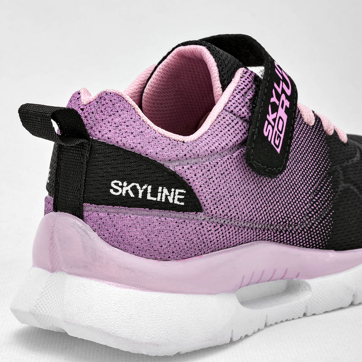 Tenis urbanos para niña marca Skyline Negro cod. 125762