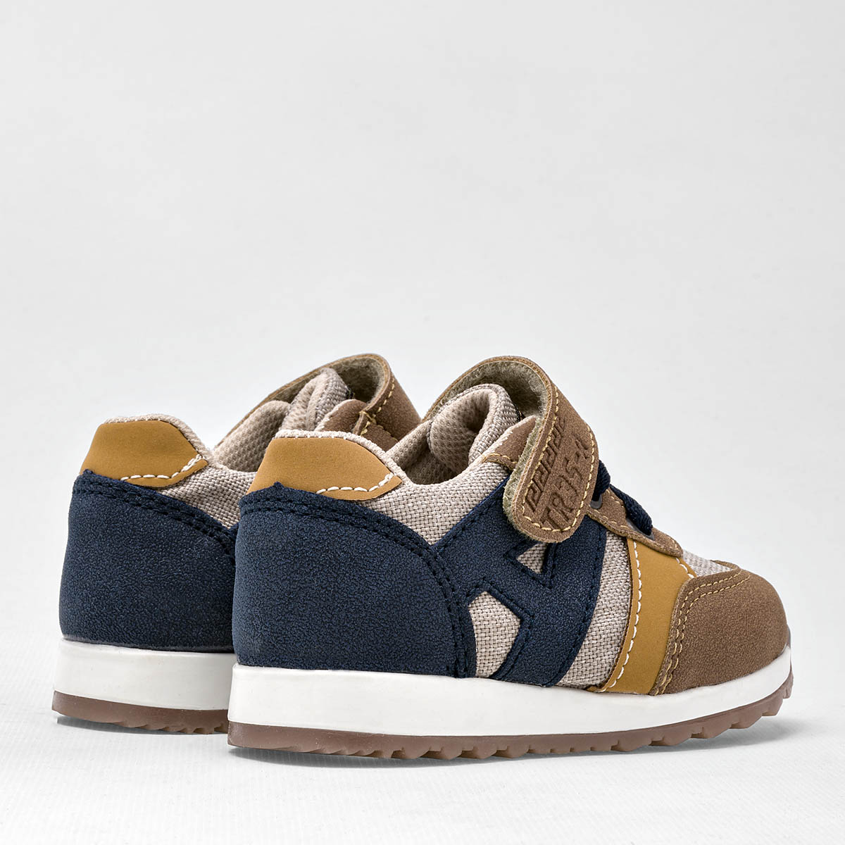 Pakar.com | Tienda online | Calzado Escolar | Tenis urbano Tres-A para bebé Niño | Regreso a clases | Vacaciones de Verano