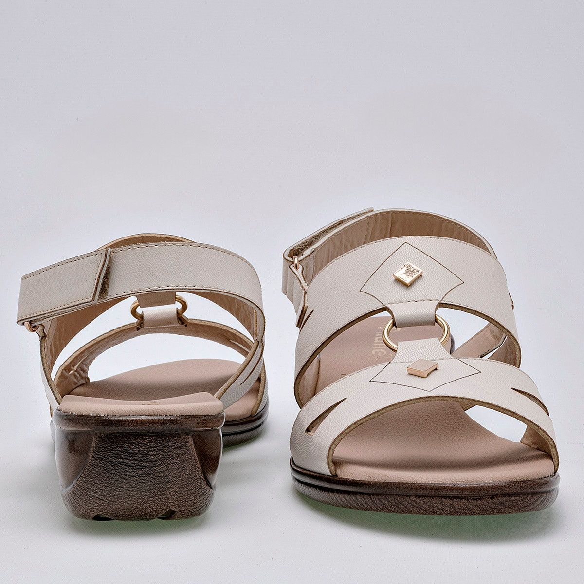 Sandalia Cuña Confort para mujer marca Paulie Beige cod. 126481