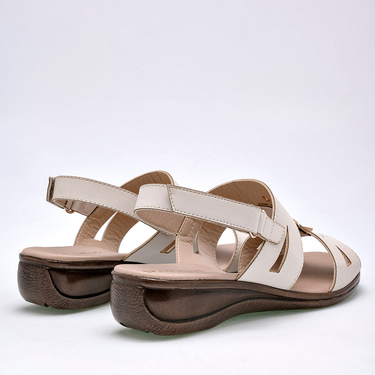 Sandalia Cuña Confort para mujer marca Paulie Beige cod. 126481