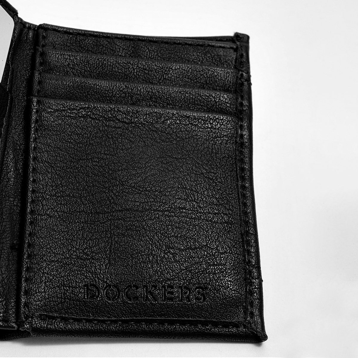 Cartera para hombre marca Dockers Negro cod. 127009