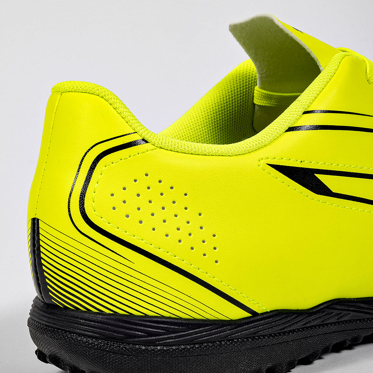 Pakar.com | Tienda online | Calzado Escolar | Tacos de Fútbol Vitoria TT Puma para hombre | Regreso a clases | Vacaciones de Verano