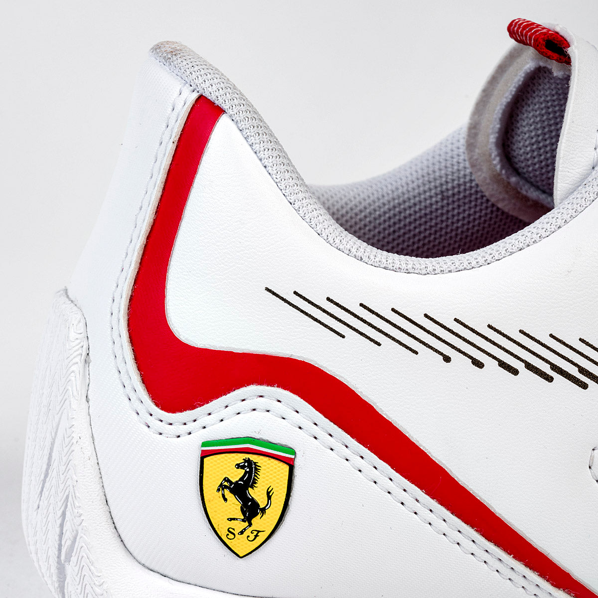 Pakar.com | Tienda online - Tenis Ferrari Neo Cat 2.0 para Hombre marca Puma Blanco cod. 127131