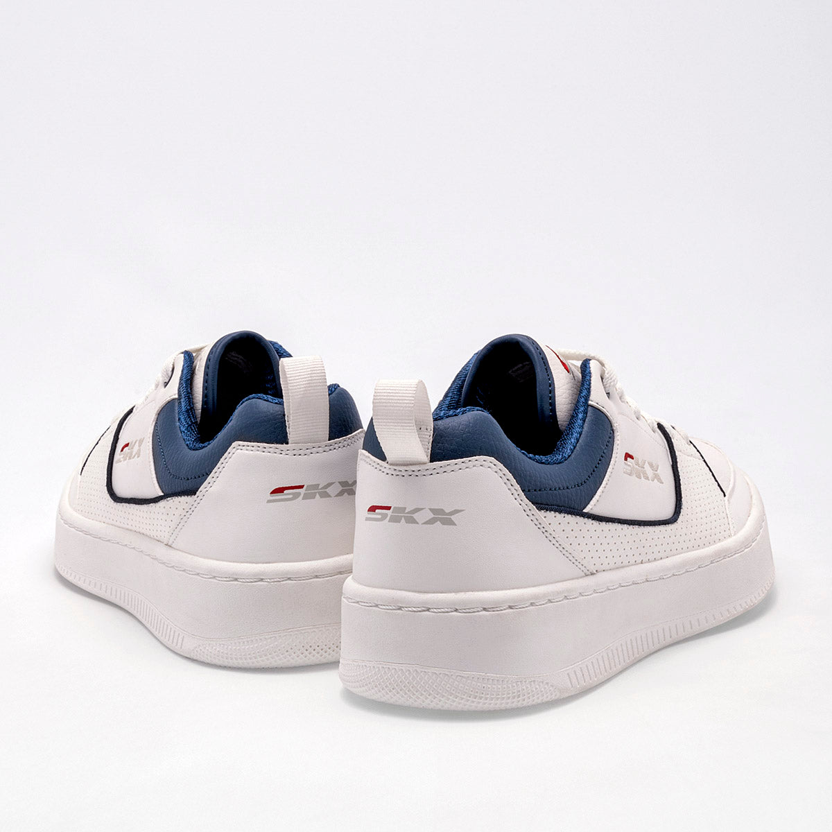 Tenis escolar para joven Sport Court 92 marca Skechers Blanco cod. 127358