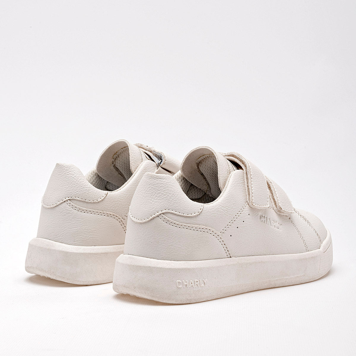 Tenis urbanos  para Niño marca Charly Blanco cod. 127430