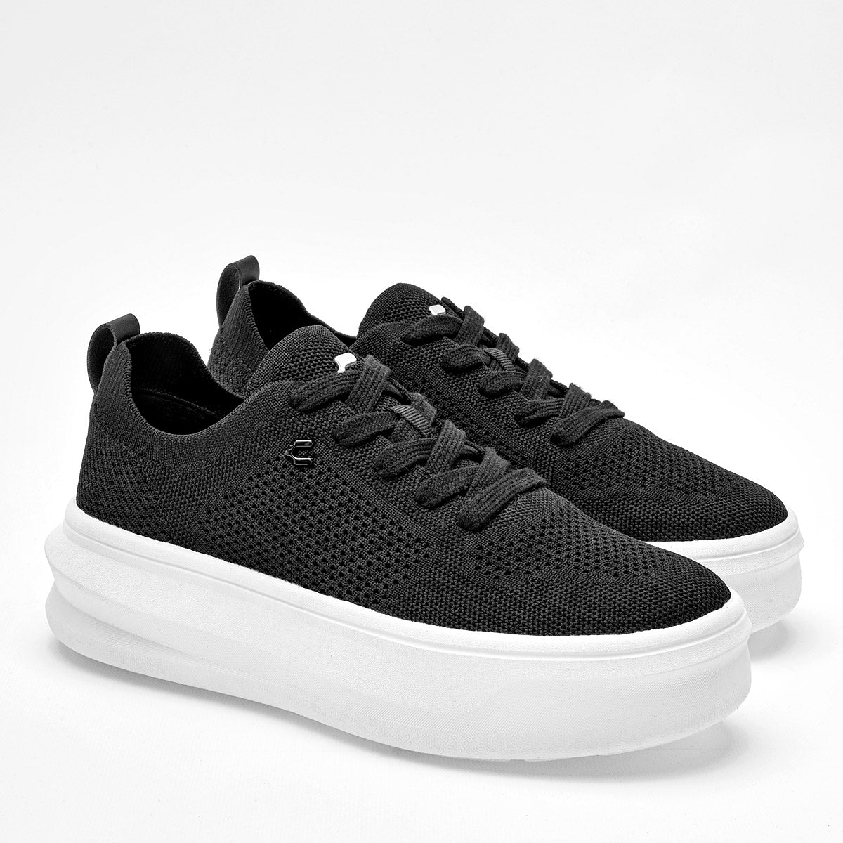 Tenis urbanos para mujer marca Charly Negro cod. 127463