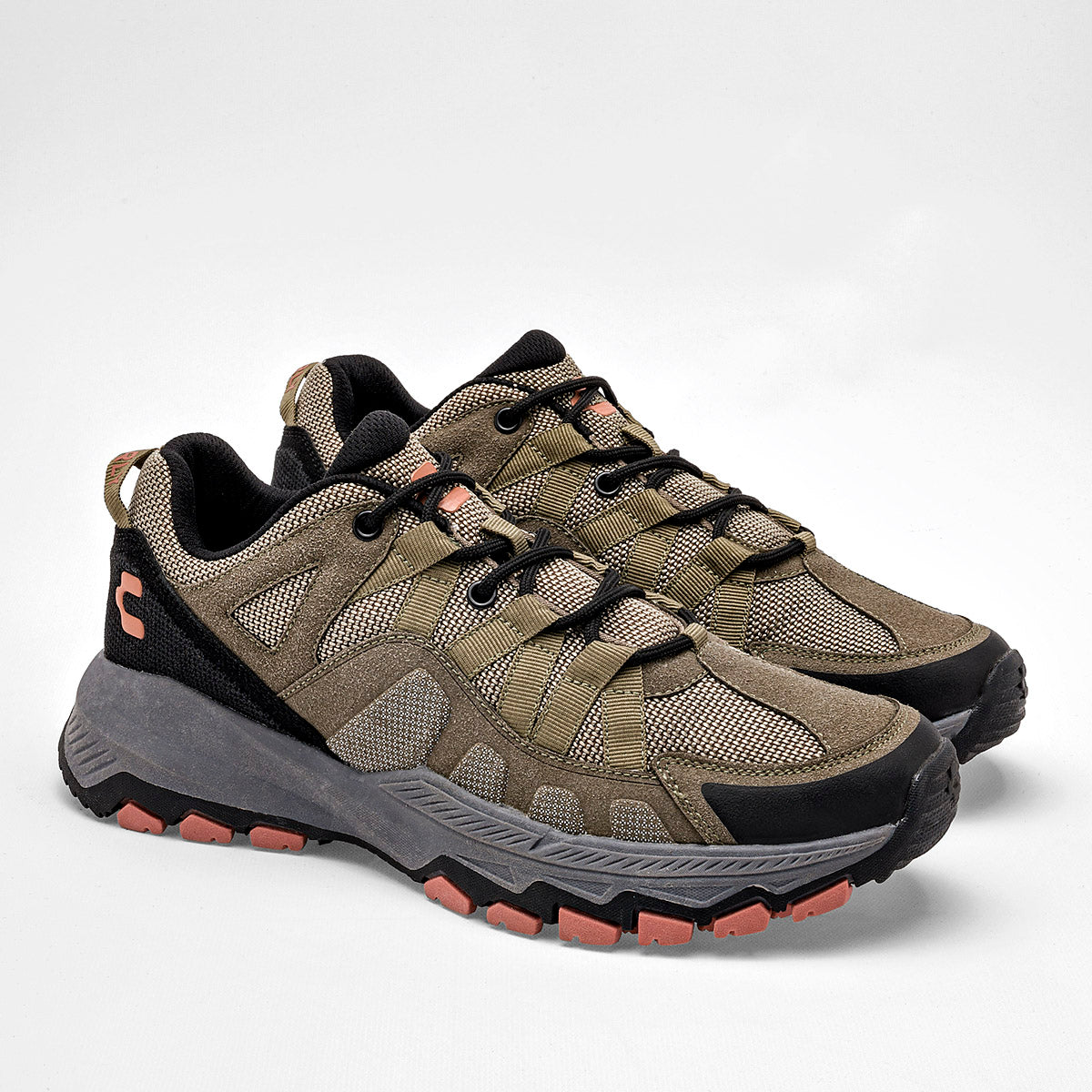 Tenis hiking para hombre marca Charly Olivo cod. 127470