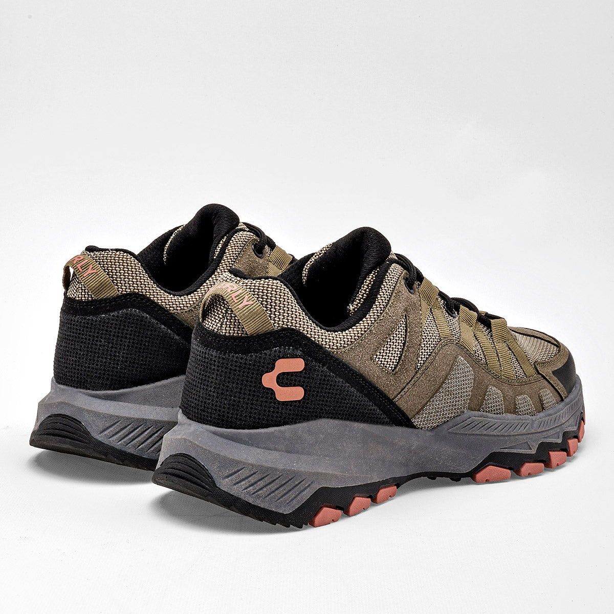 Tenis hiking para hombre marca Charly Olivo cod. 127470