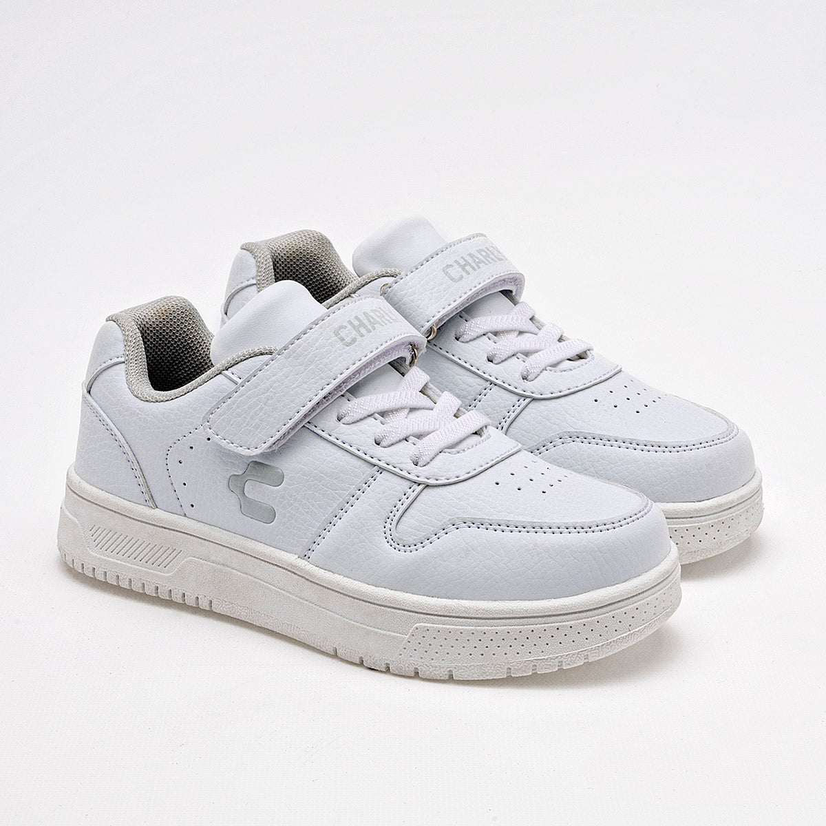 Tenis urbanos  para Niño marca Charly Blanco cod. 127481