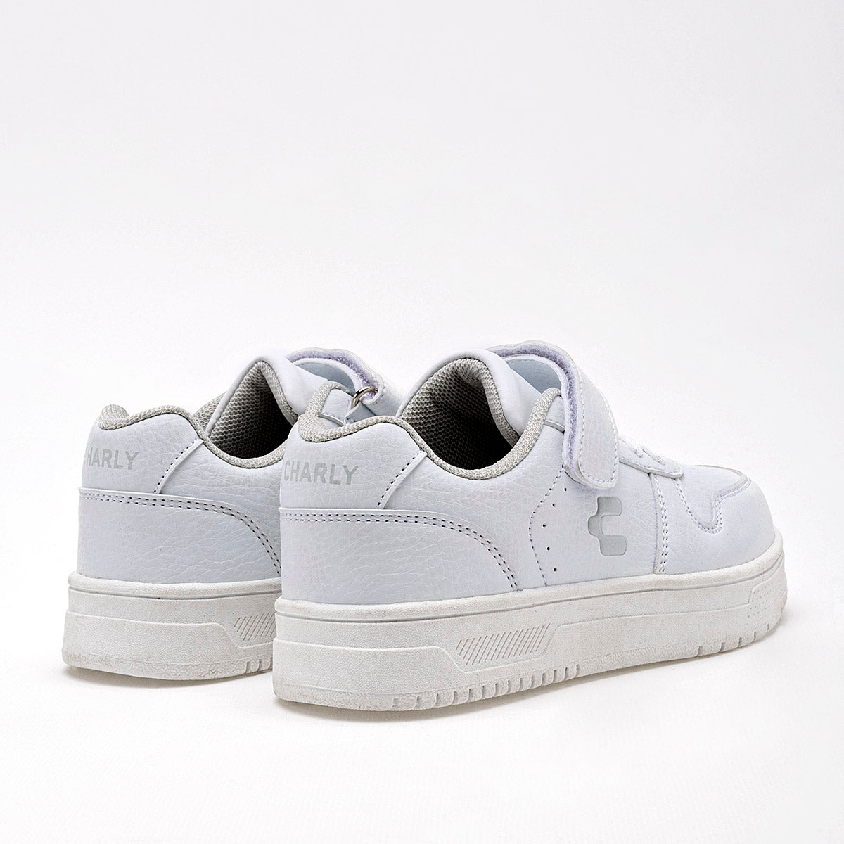 Tenis urbanos  para Niño marca Charly Blanco cod. 127481