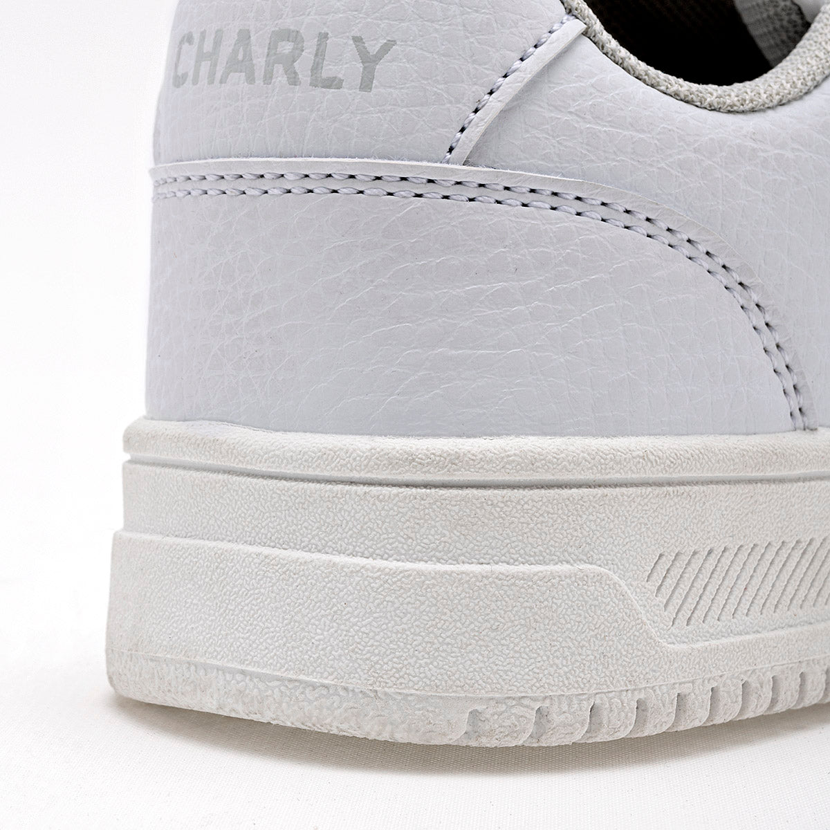 Tenis urbanos  para Niño marca Charly Blanco cod. 127481