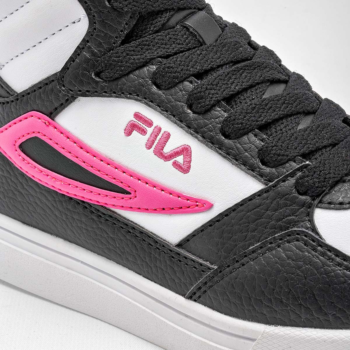 Tenis FILA Everge para Mujer marca Fila Negro cod. 127765