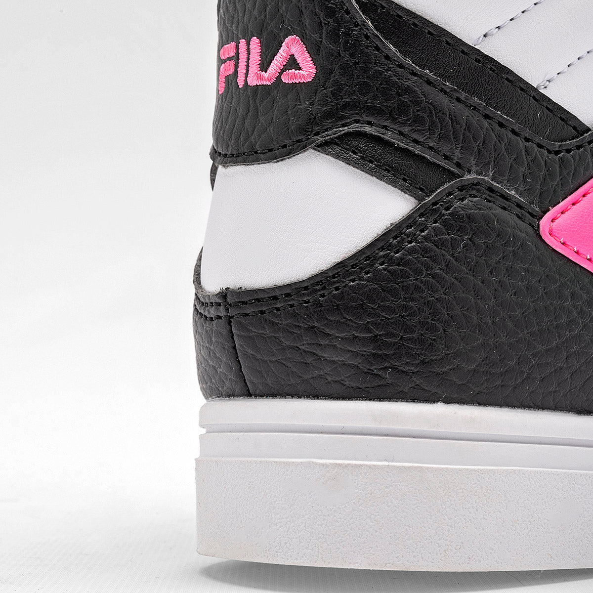 Tenis FILA Everge para Mujer marca Fila Negro cod. 127765