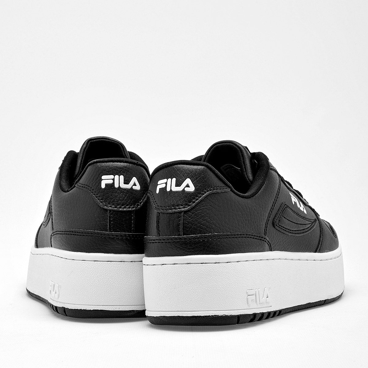 Tenis FILA MGX-115 para Mujer marca Fila Negro cod. 127773