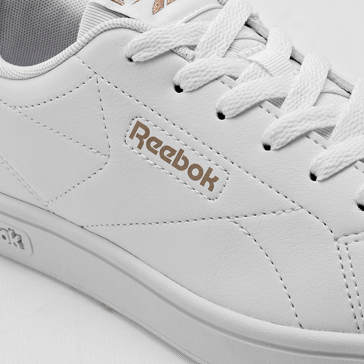 Pakar Regalos de navidad y fin de ano Tenis urbano Court Clean para mujer marca Reebok Blanco cod. 127883