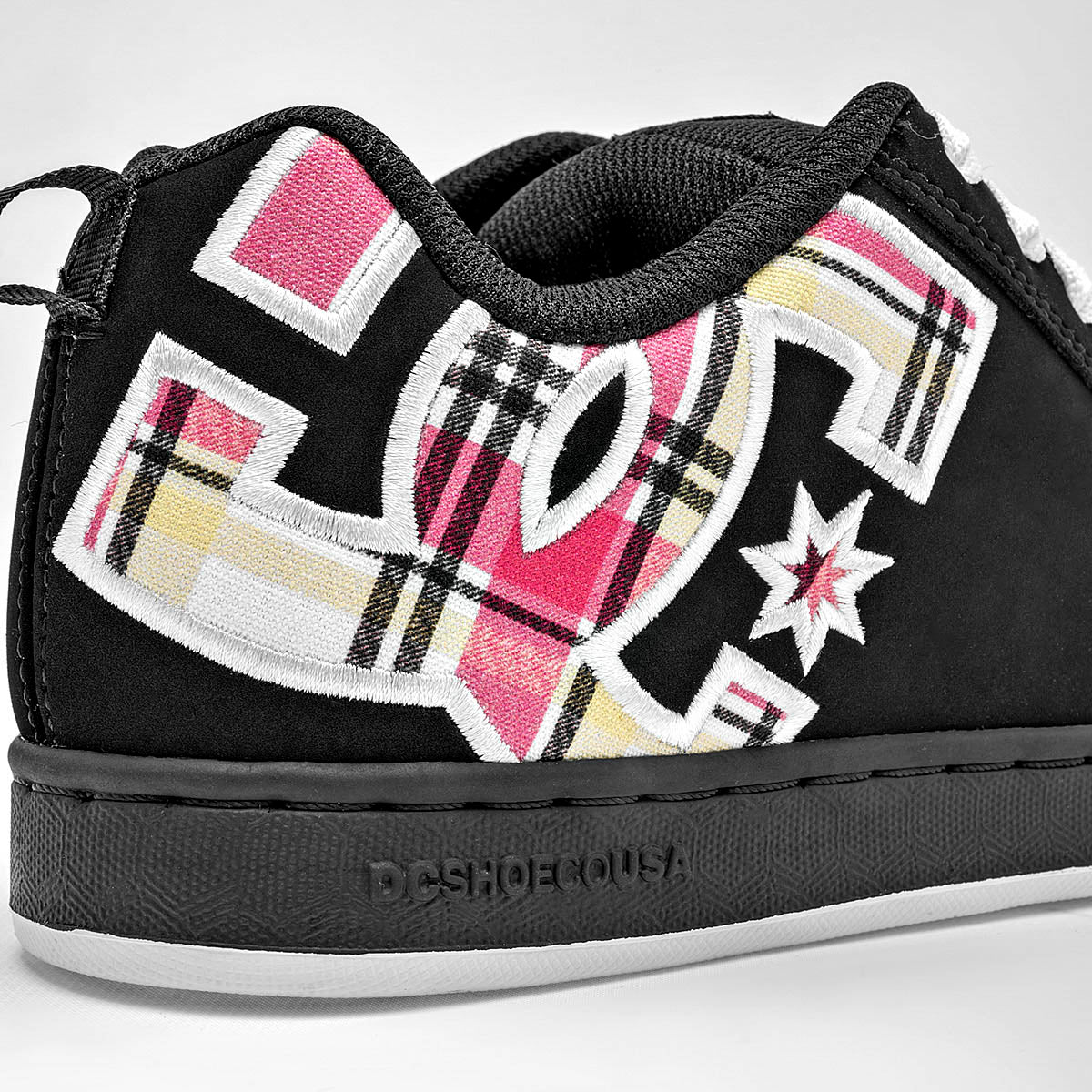 Tenis DC Court Graffik para Mujer marca Dc Shoes Negro cod. 128096