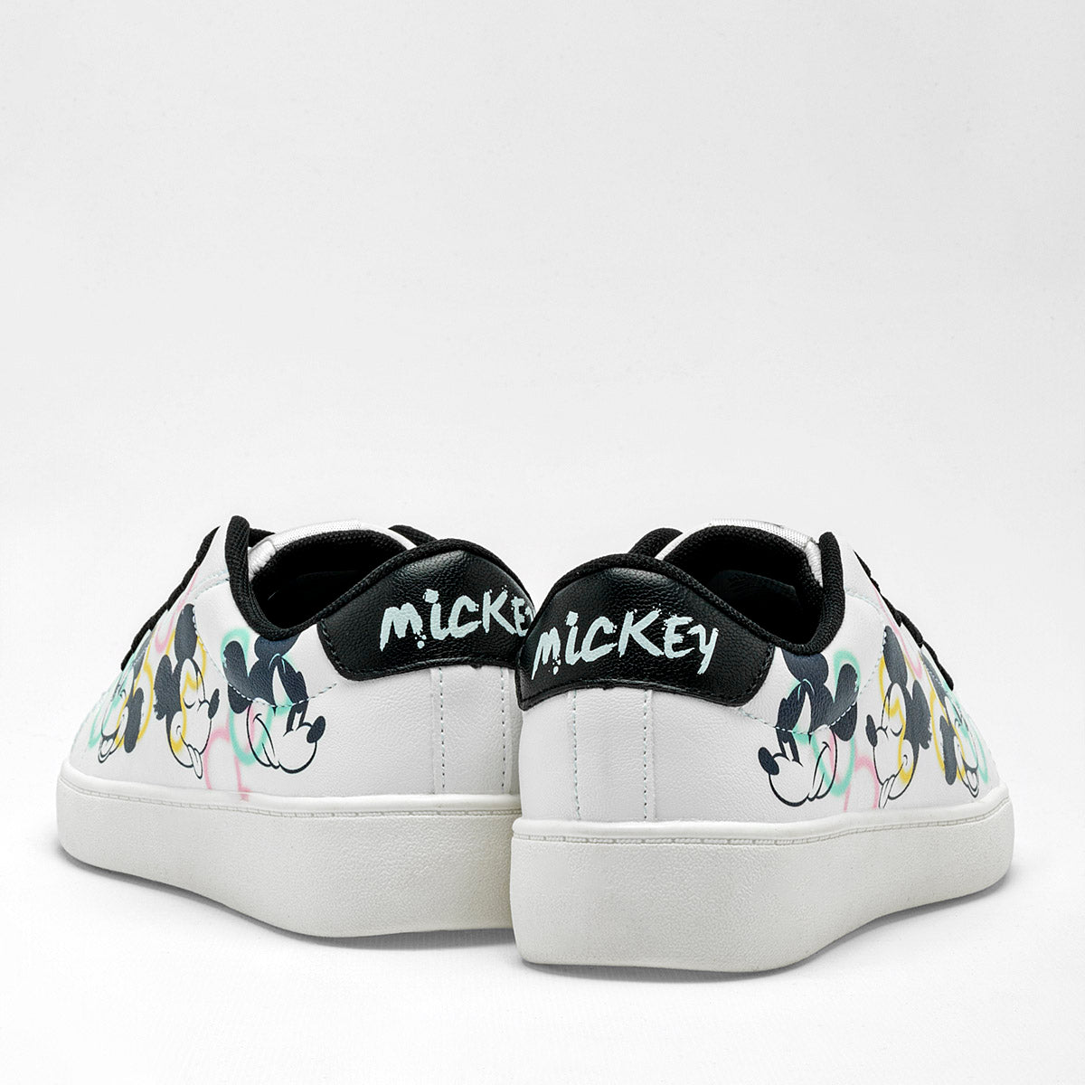 Tenis escolar para joven de Mickey Mouse marca Georgie Boy Blanco cod. 128217