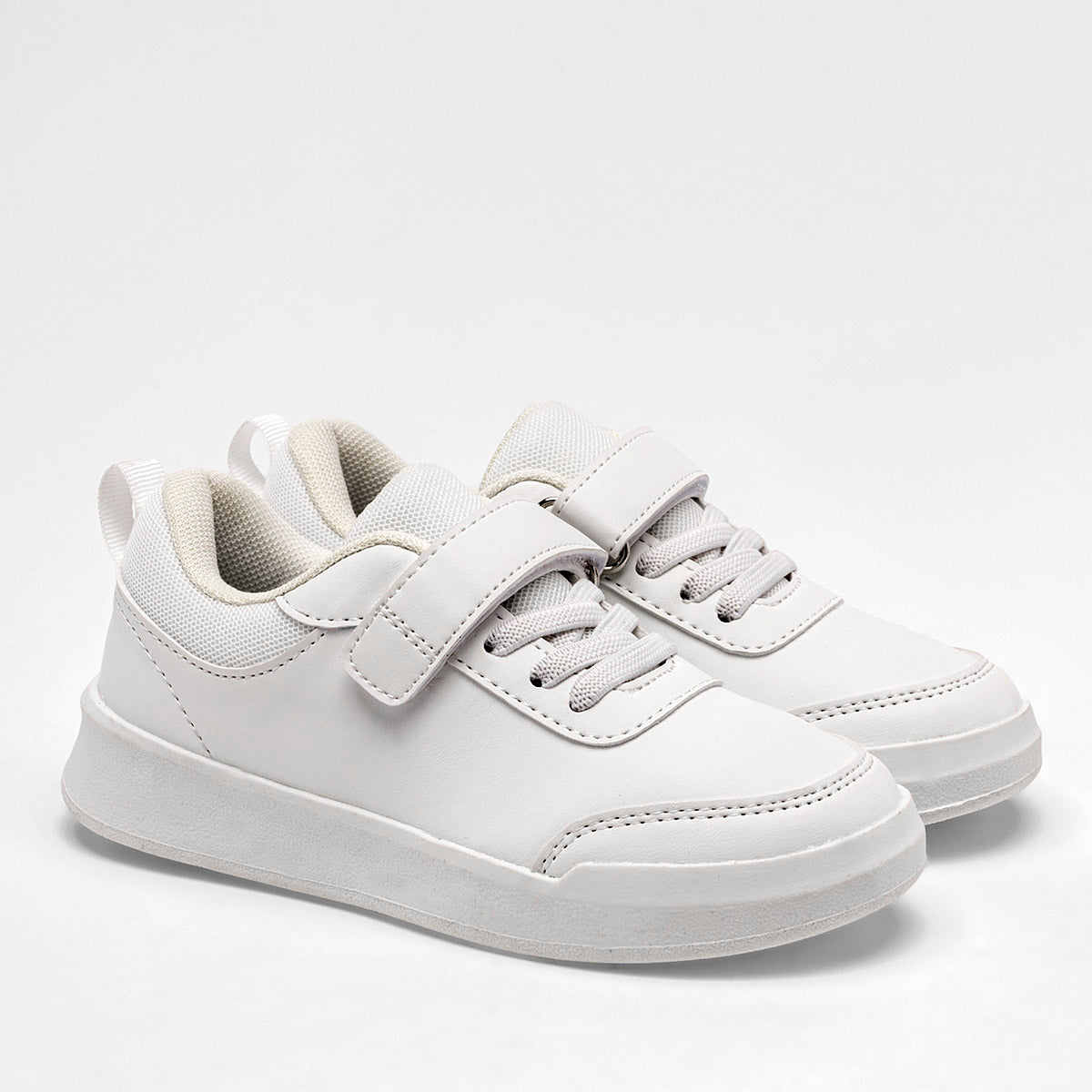 Tenis escolar para niña marca Georgie Boy Blanco cod. 128285