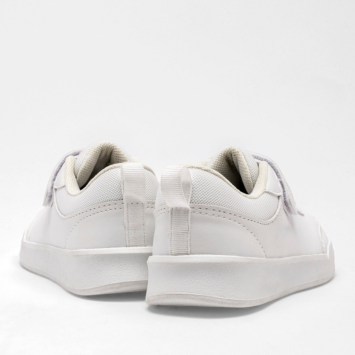 Tenis escolar para niña marca Georgie Boy Blanco cod. 128285