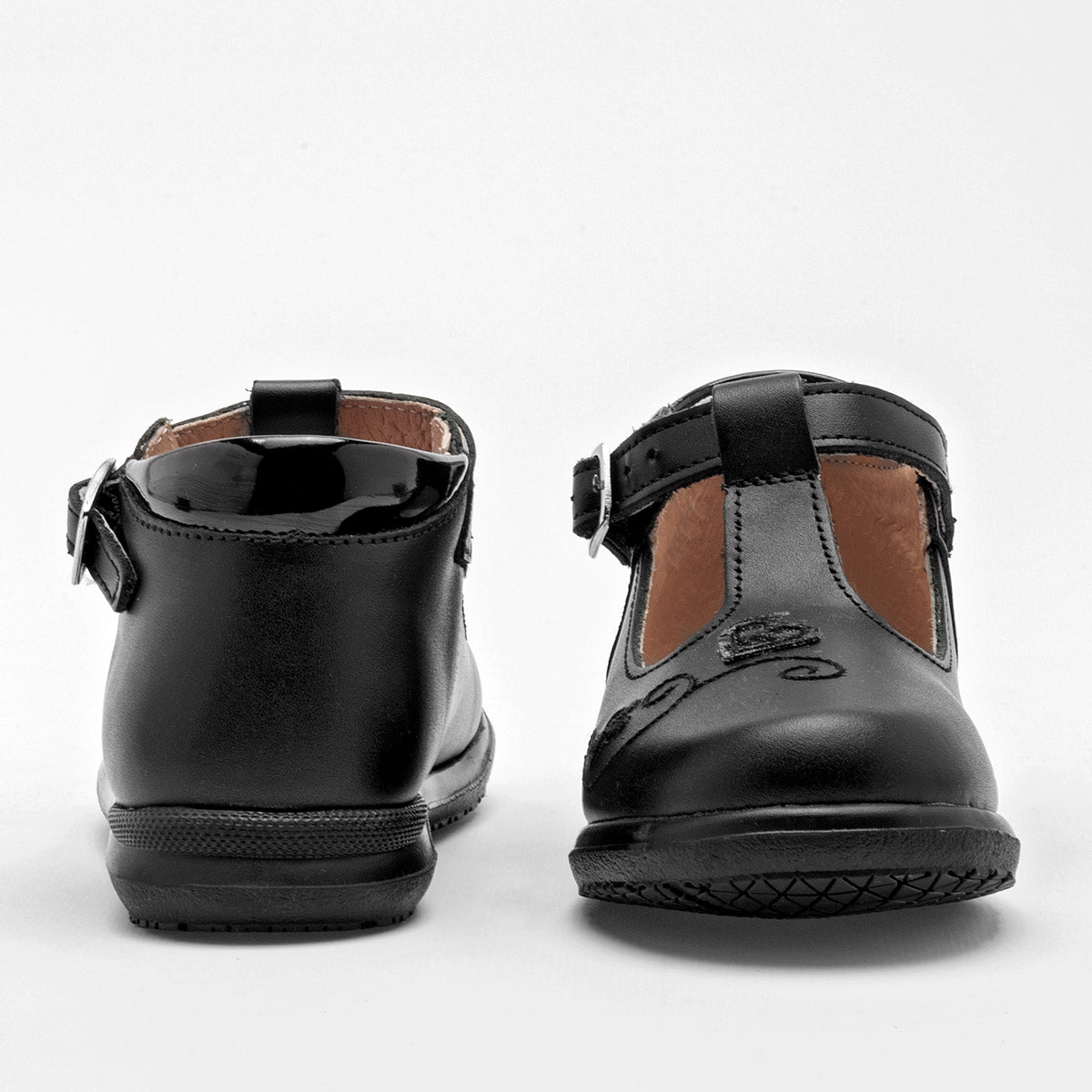 Zapato charol Dogi para niña