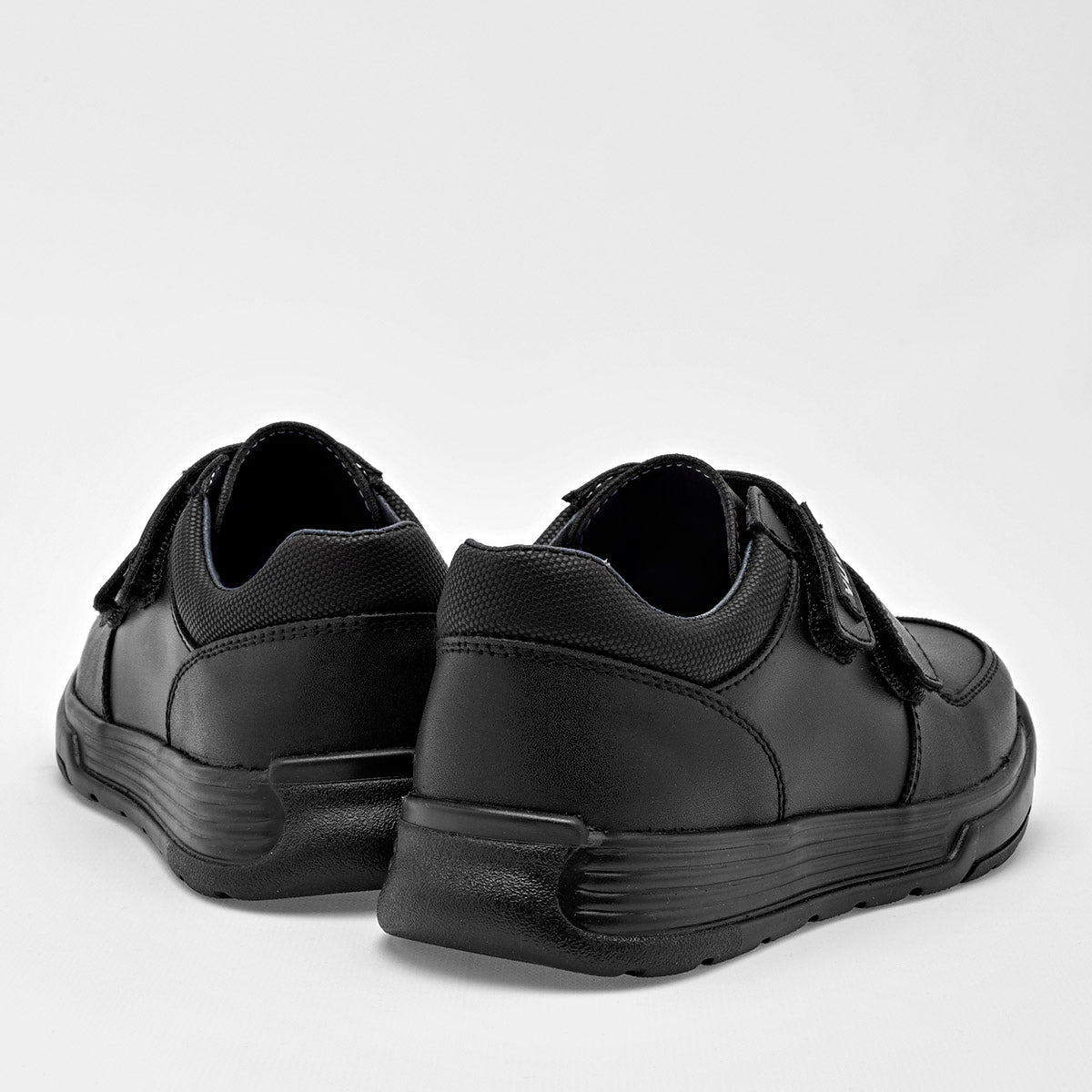 Zapato escolar para Niño marca Yuyin Negro cod. 128482