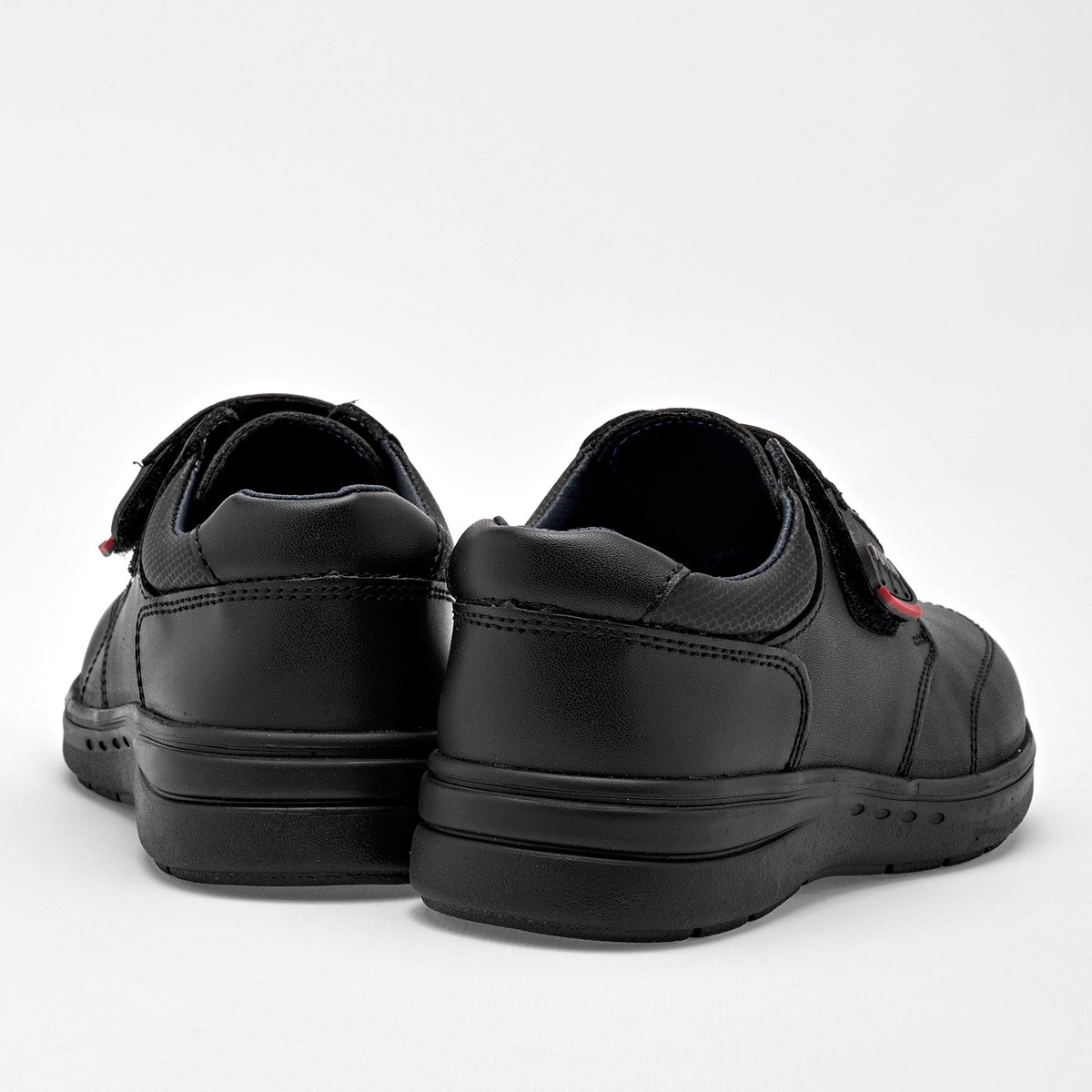 Zapato escolar para Niño marca Yuyin Negro cod. 128484