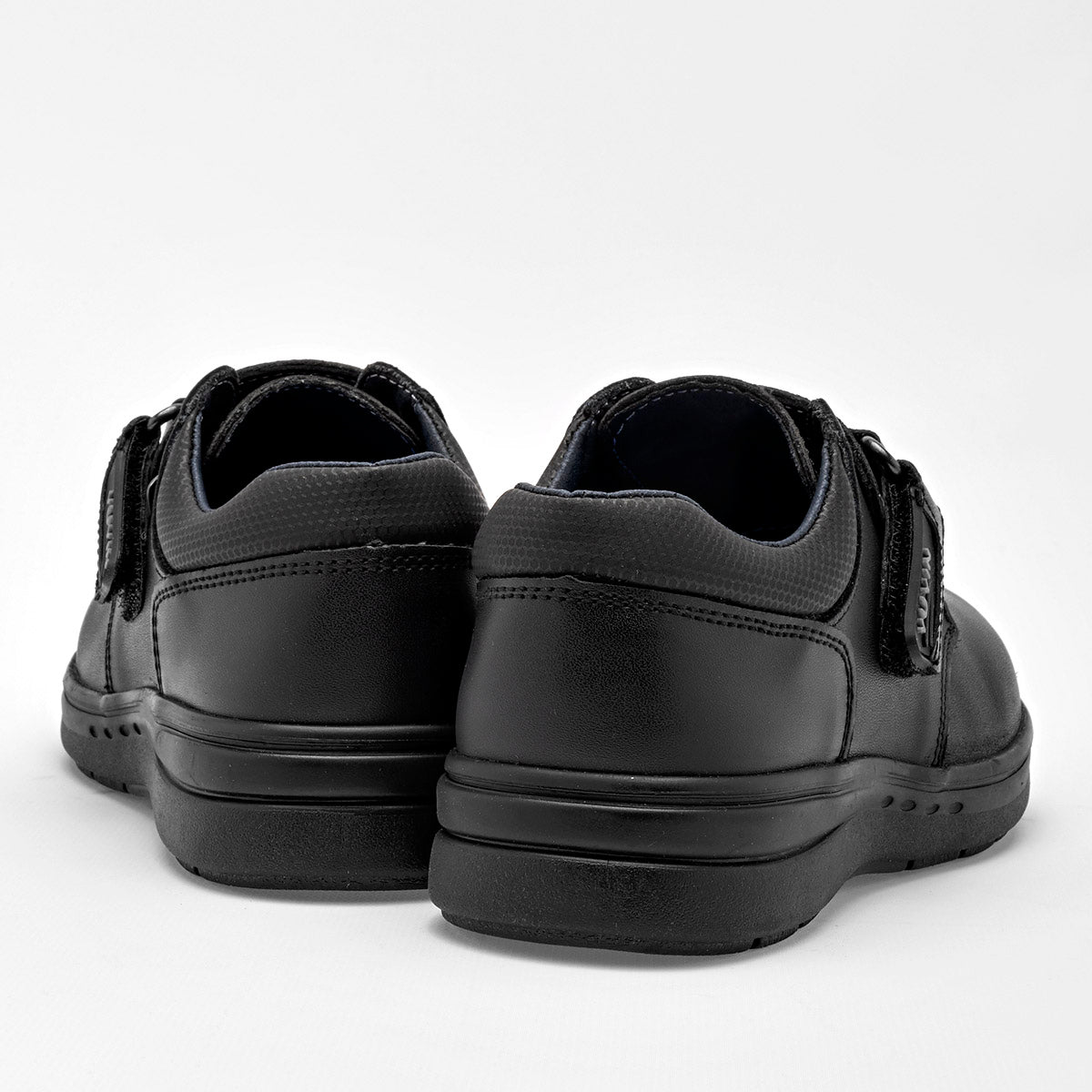 Zapato escolar para Niño marca Yuyin Negro cod. 128485