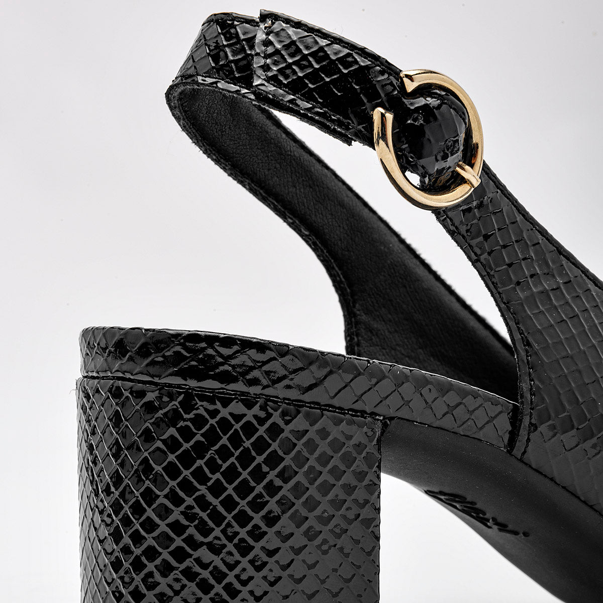 Pakar.com | Tienda online - Zapatilla semiabierta Flexi para mujer