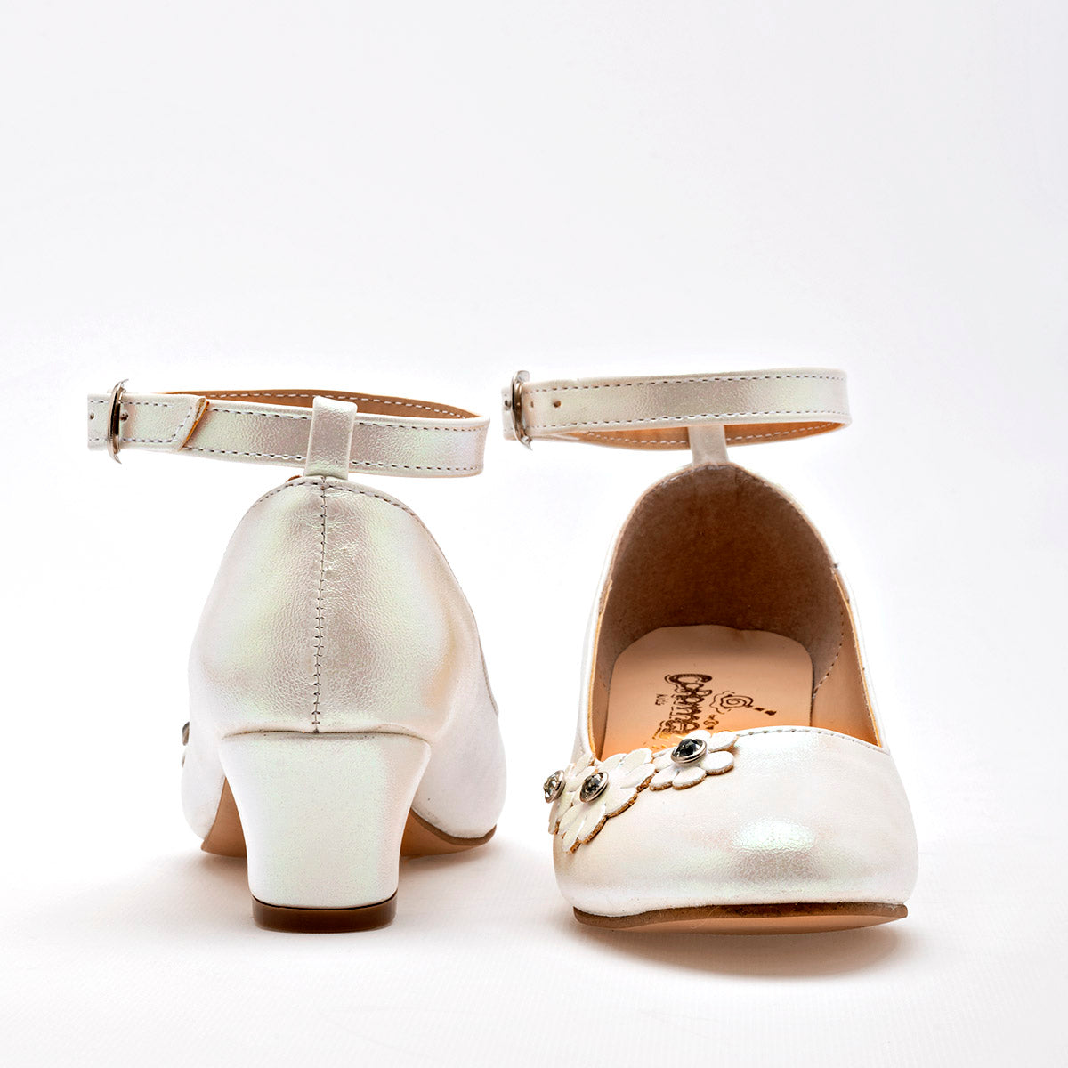 Pakar.com | Tienda online | Calzado Escolar | Zapato de graduación Caramel para niña | Regreso a clases | Vacaciones de Verano