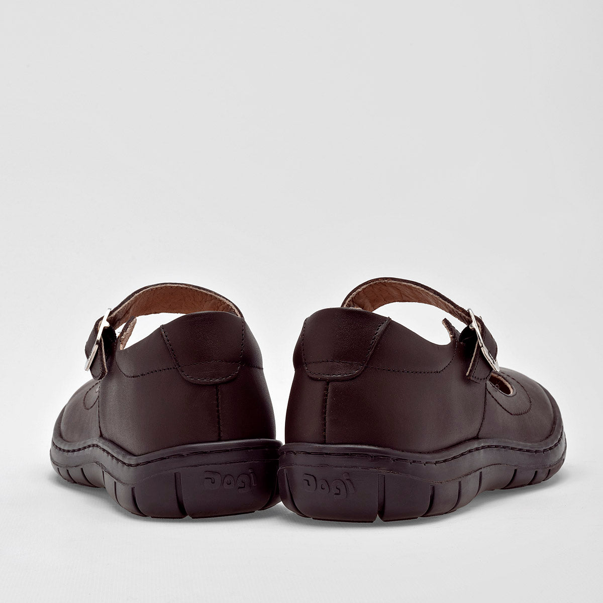 Zapato escolar para niña marca Dogi Café cod. 128696