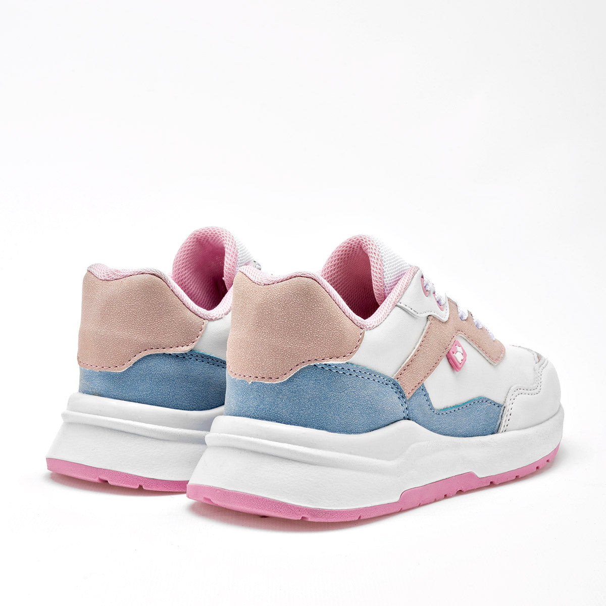 Tenis urbanos para niña marca Ferrioni Blanco cod. 128711