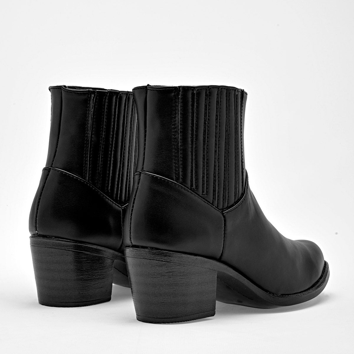 Bota caña corta para mujer marca Moramora Negro cod. 128953