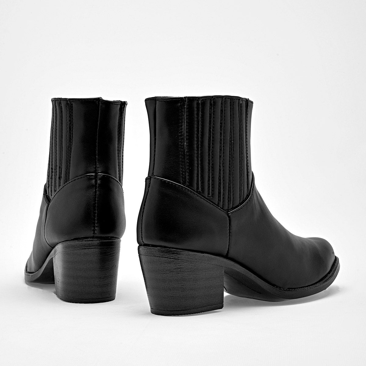 Bota caña corta para mujer marca Moramora Negro cod. 128953