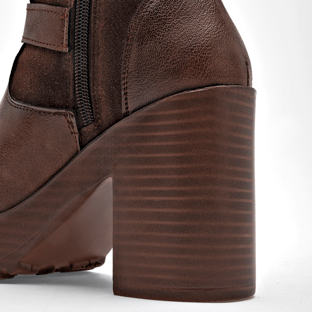 Bota caña corta para mujer marca Taguesi Café cod. 128990