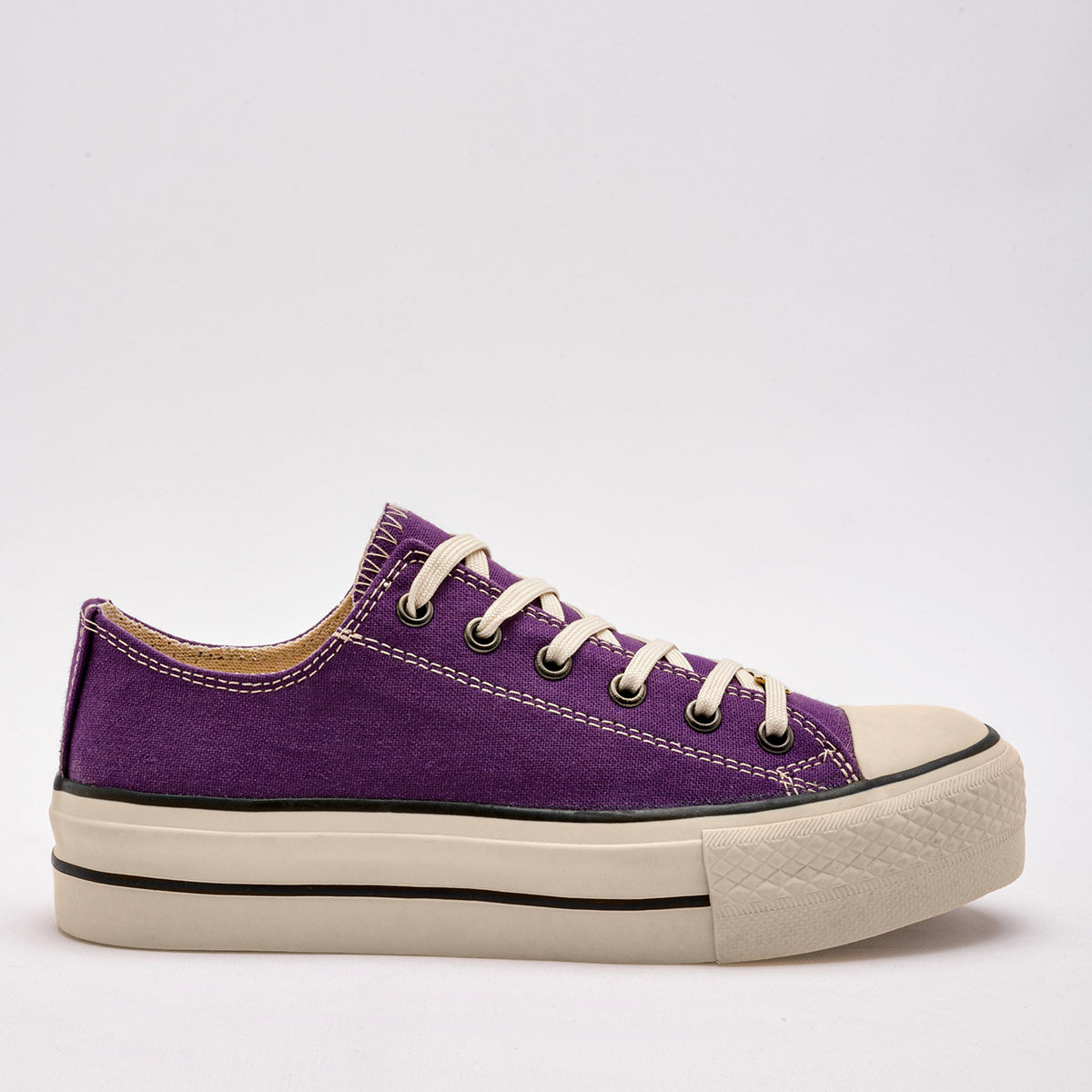 Tenis urbano para mujer marca Moramora Morado cod. 129176