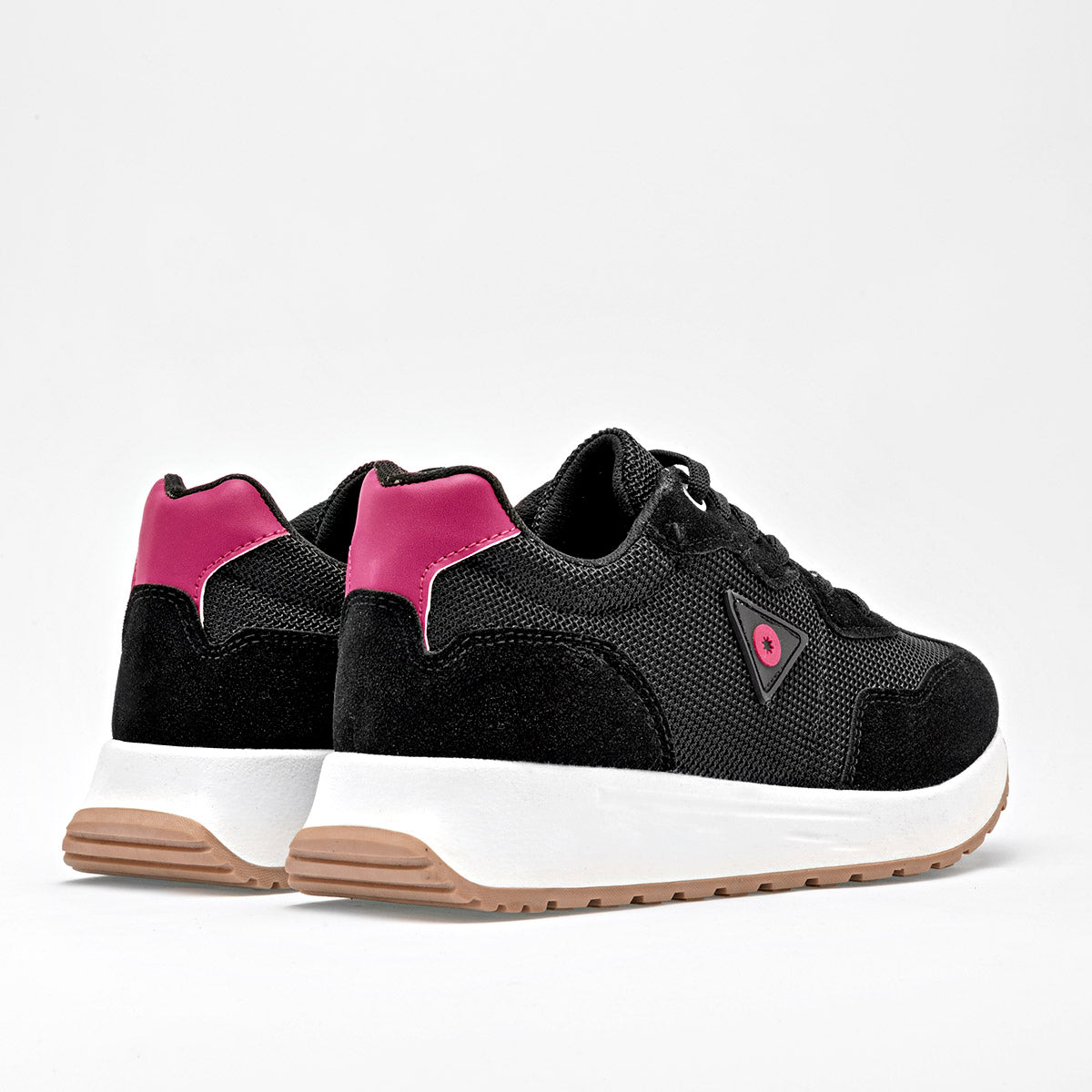 Tenis urbano para mujer marca Moramora Negro cod. 129212