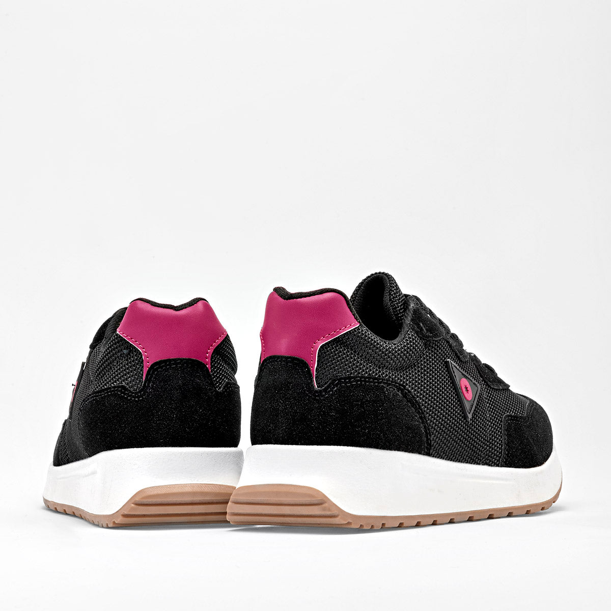 Tenis urbano para mujer marca Moramora Negro cod. 129212