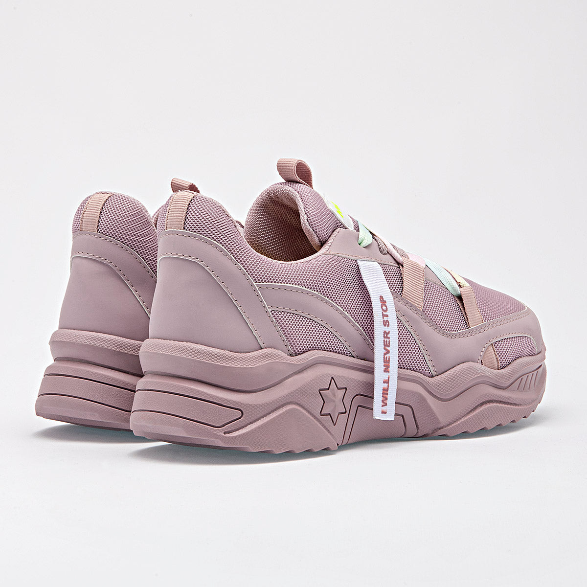 Tenis urbanos para mujer marca Moramora Lila cod. 129219