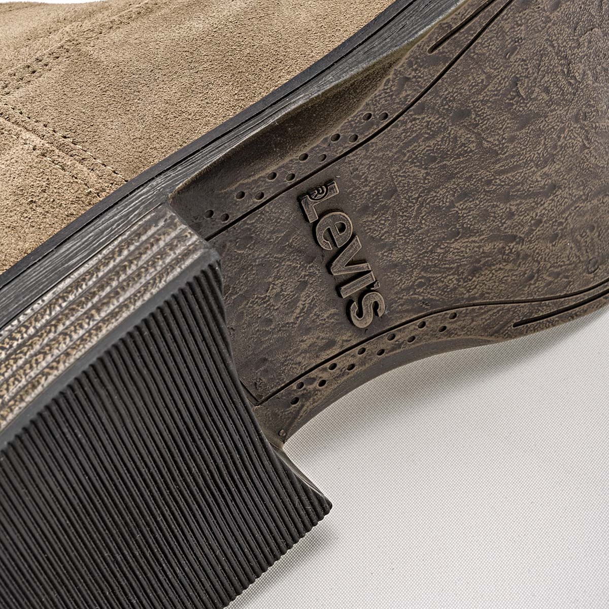 Pakar.com | Tienda online | Calzado Escolar | Bota de piel vaquera Levi's para hombre | Regreso a clases | Vacaciones de Verano