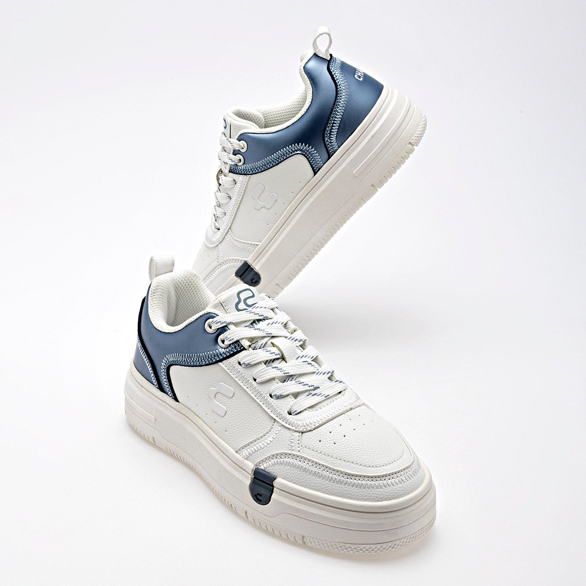 Tenis para mujer marca Charly