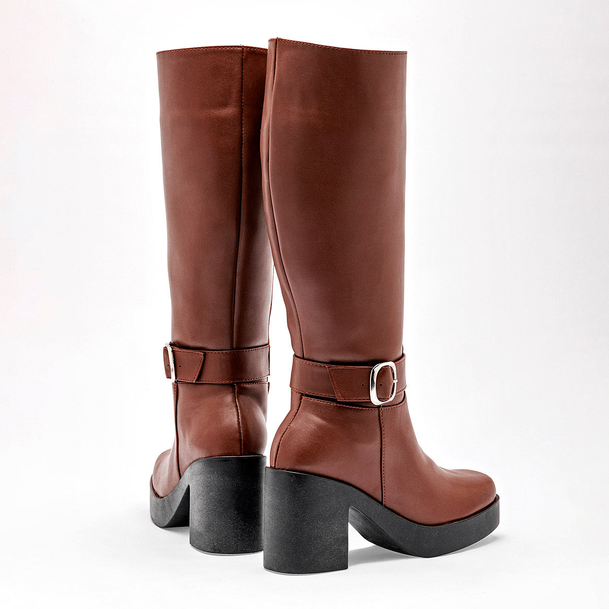 Bota caña larga para mujer marca Catalina Café cod. 129679