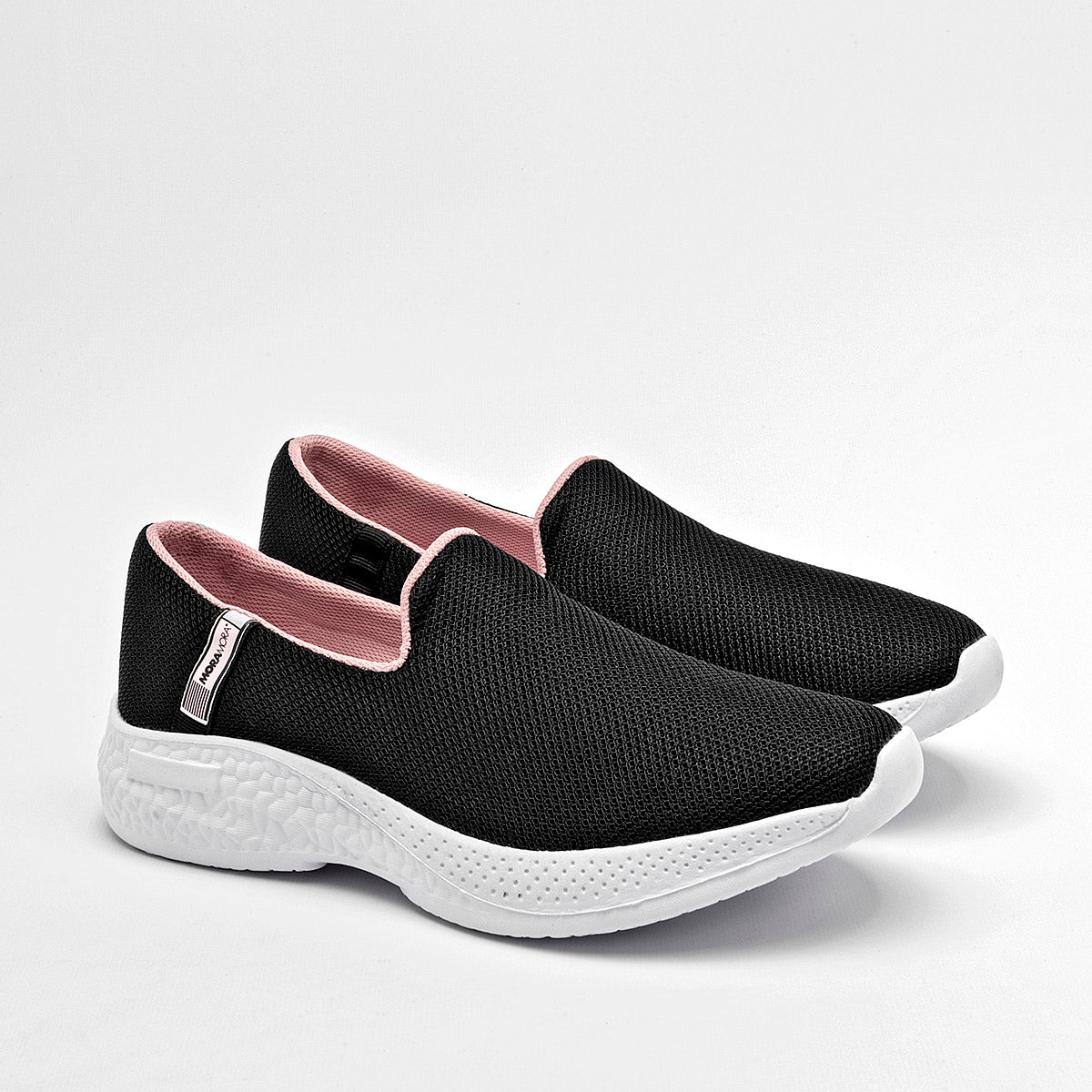 Tenis slip on para mujer marca Moramora Negro cod. 129706