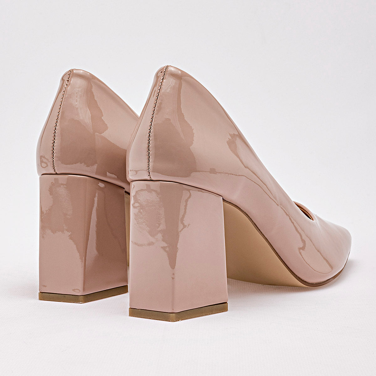 Zapatilla para mujer marca Felisa Villalobos Beige cod. 130009