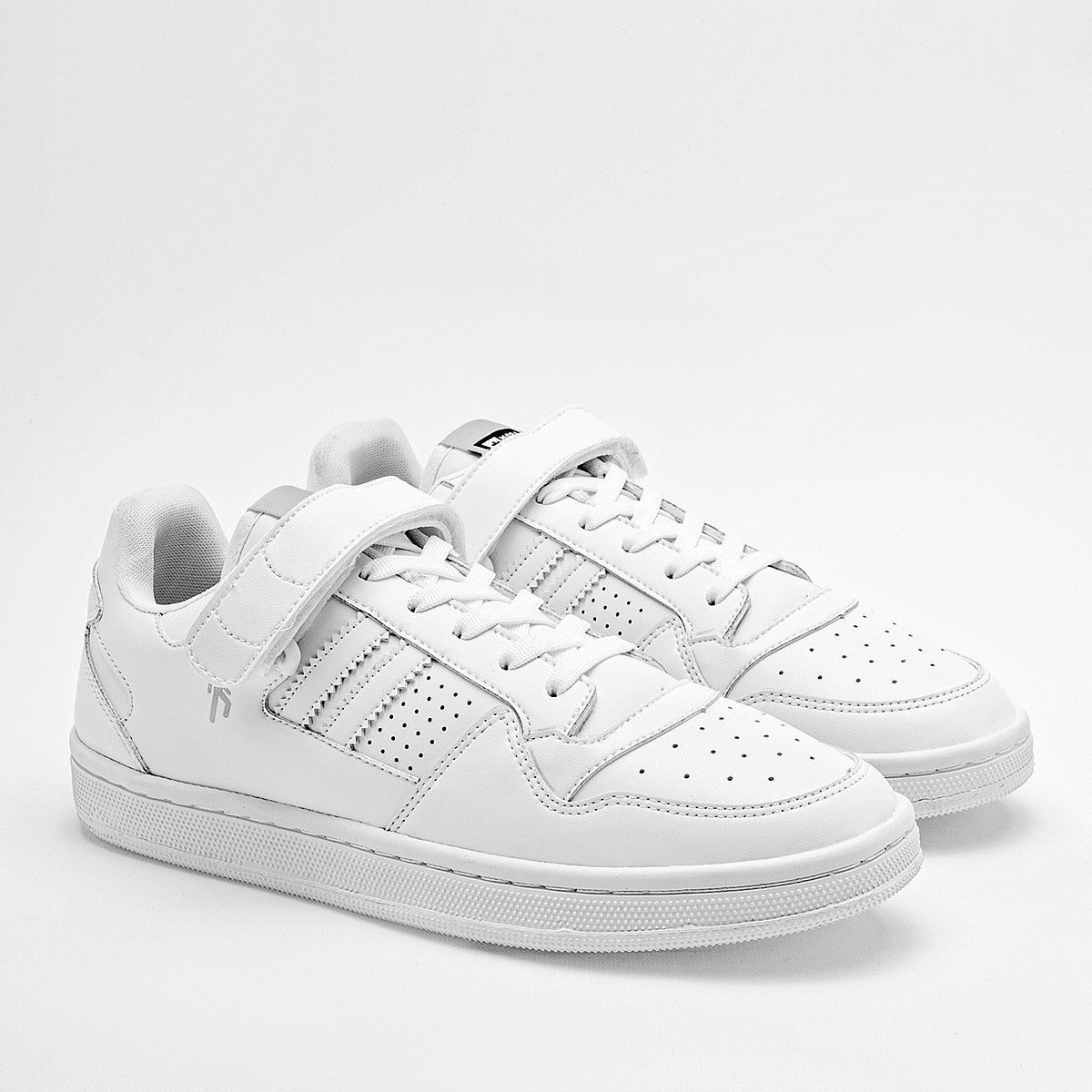 Tenis urbano para joven marca Mora Urban Blanco cod. 130049