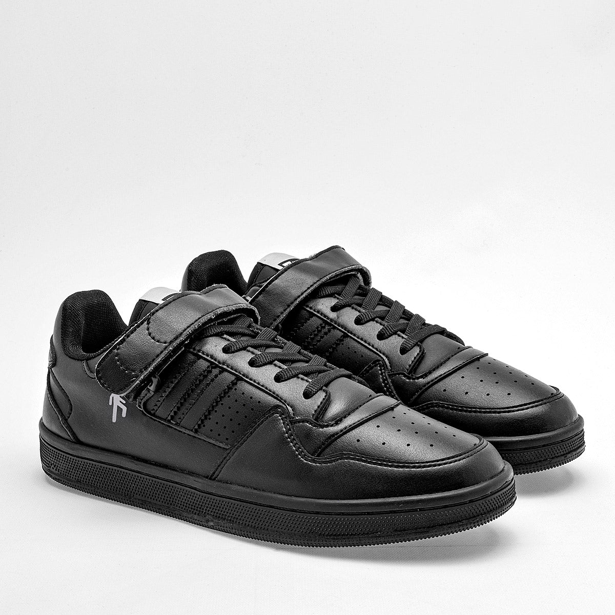 Tenis escolar para joven marca Mora Urban Negro cod. 130050