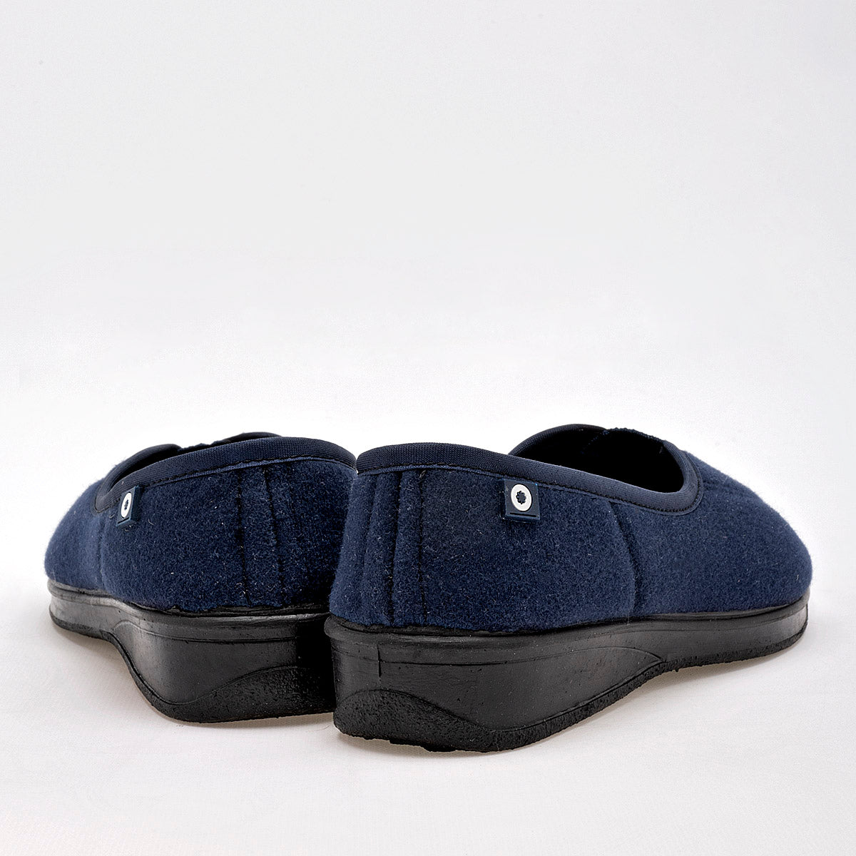 Pantufla para mujer marca Mora Confort Azul Marino cod. 130119