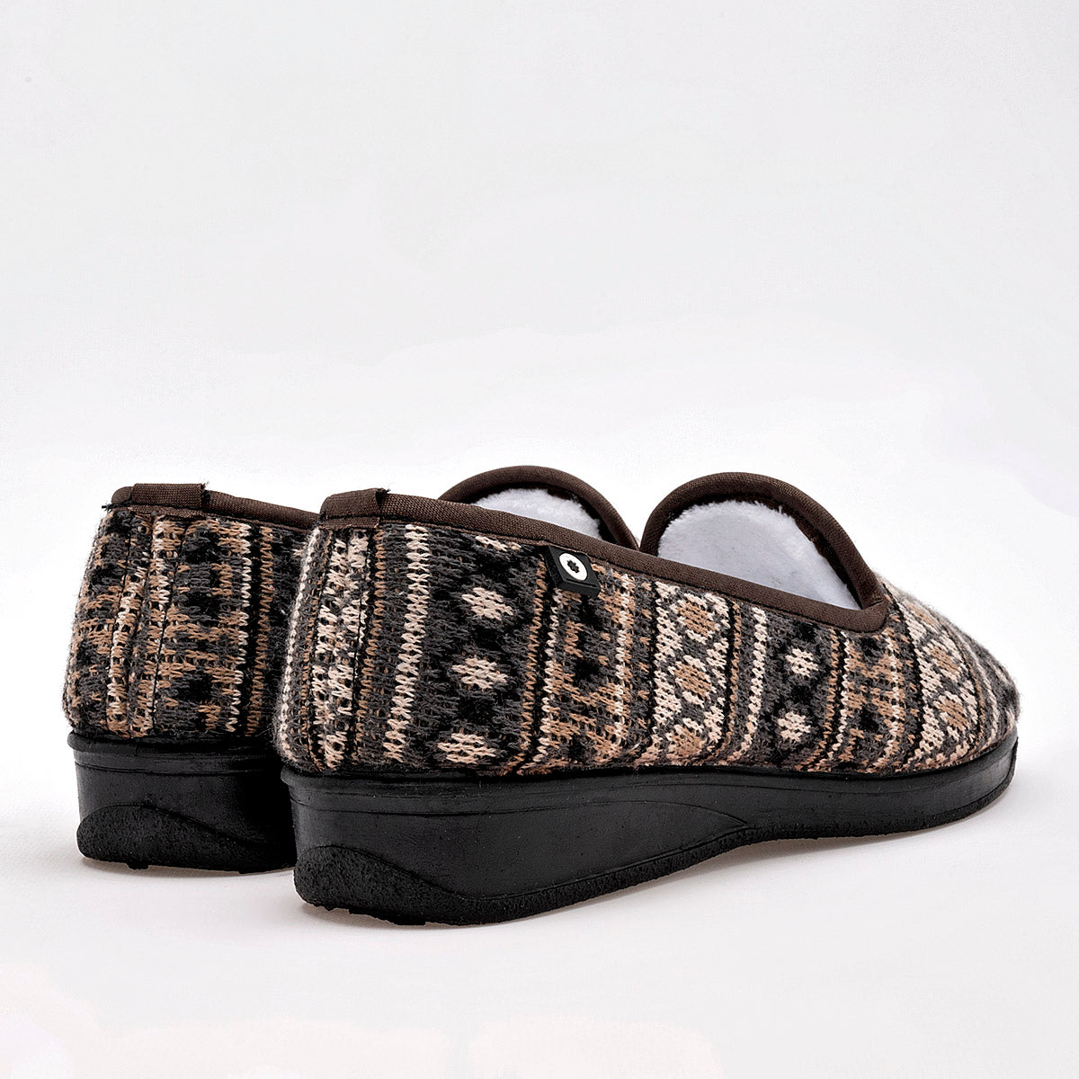 Pantufla para mujer marca Mora Confort Café cod. 130121