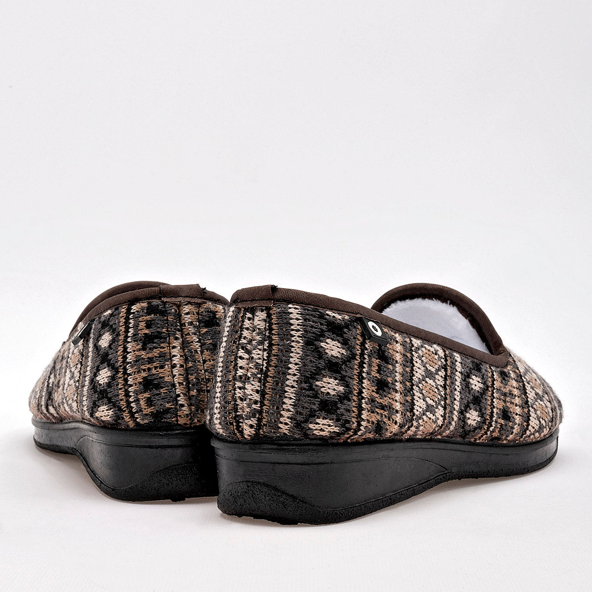 Pantufla para mujer marca Mora Confort Café cod. 130121